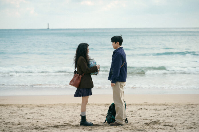 Love Untangled (L to R) Shin Eun-soo as Park Se-ri, Gong Myoung as Han Yun-seok in Love Untangled