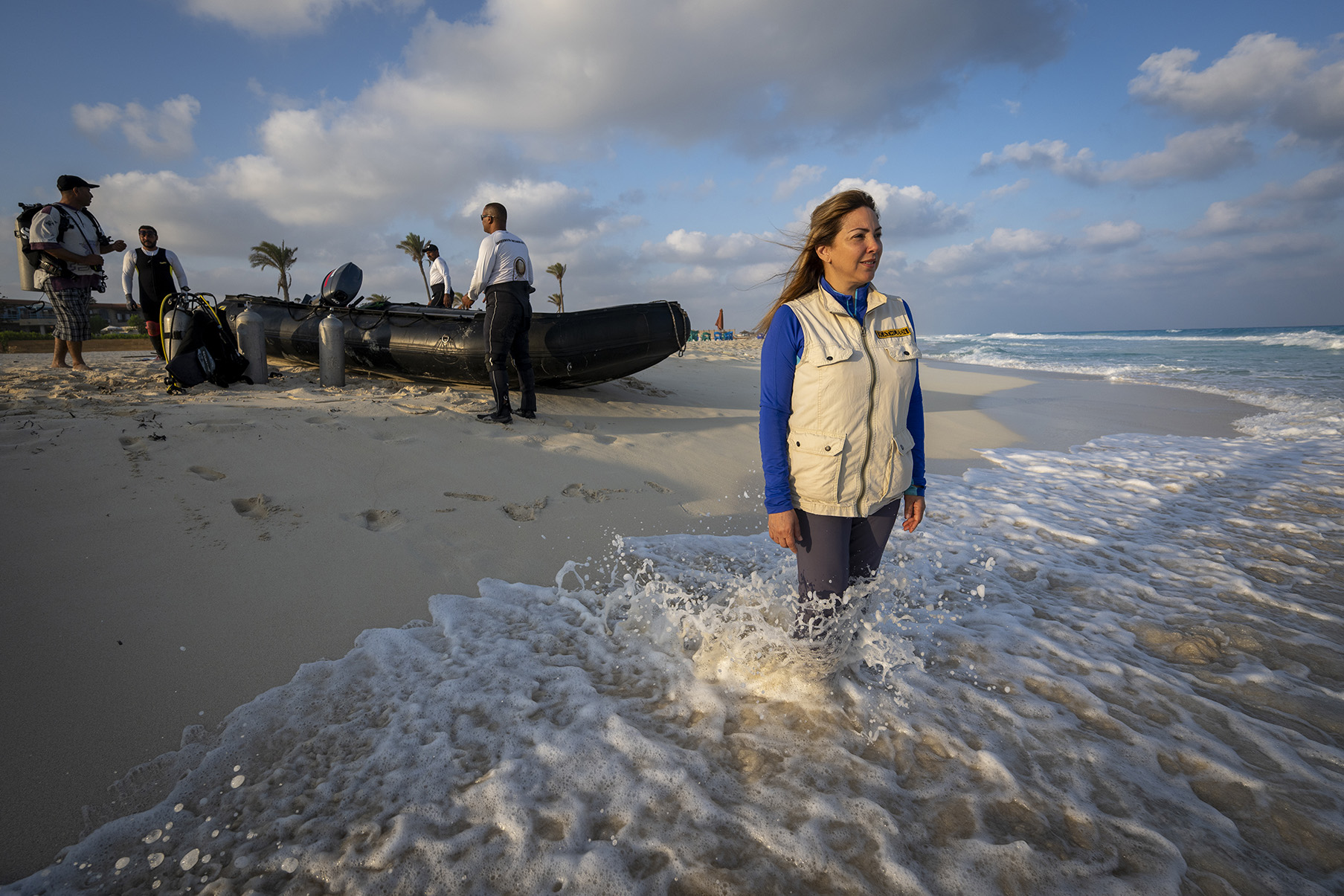 Dr. Kathleen Martinez, right, enlists Titanic discoverer and National Geographic Explorer Bob Ballard, next to her, to help her search for Cleopatra.