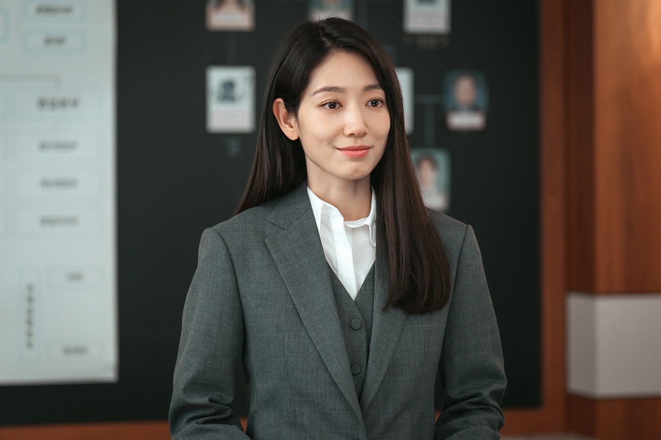 Netflix Undercover Miss Hong