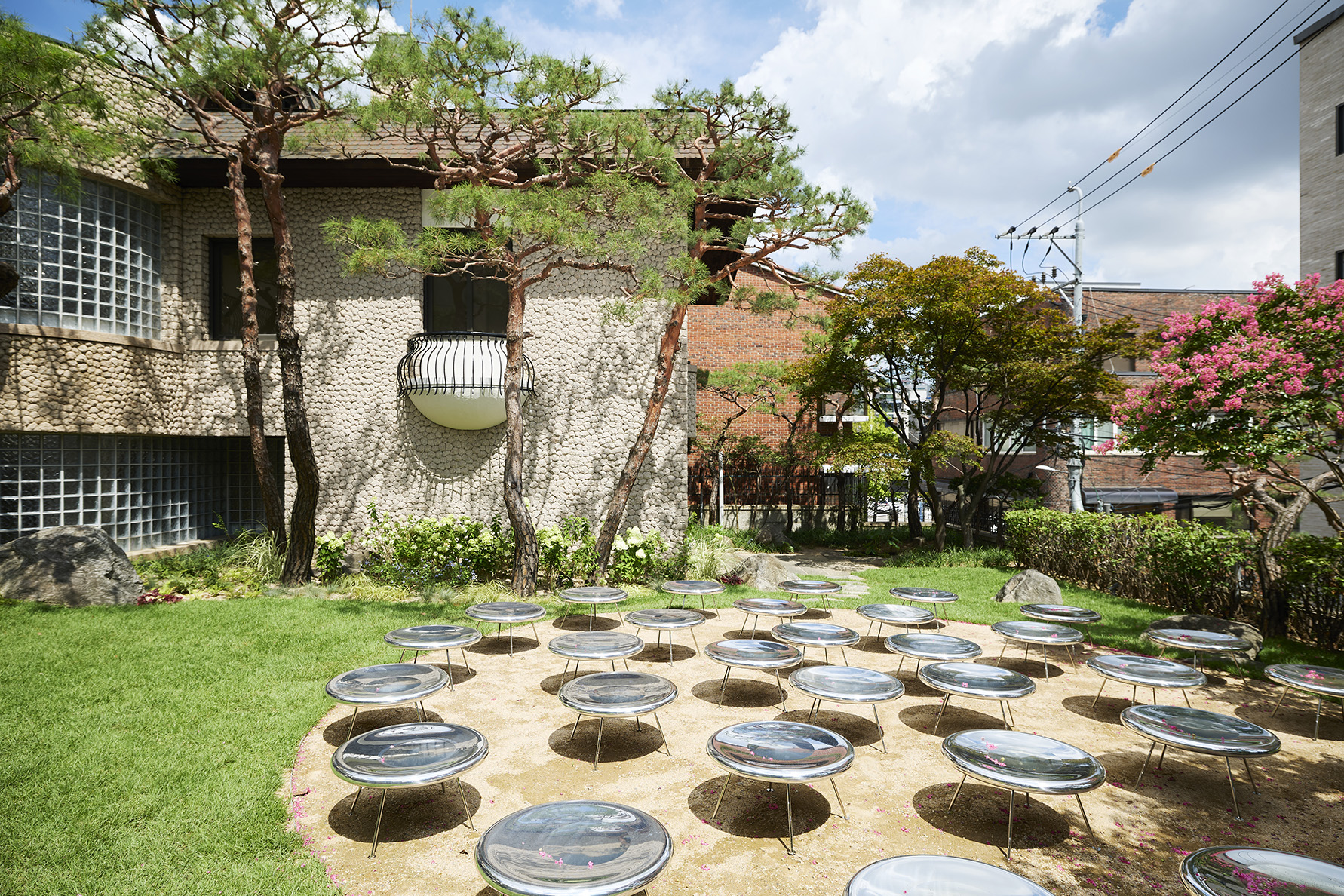 SANAA garden installation, Frieze House Seoul, 2025