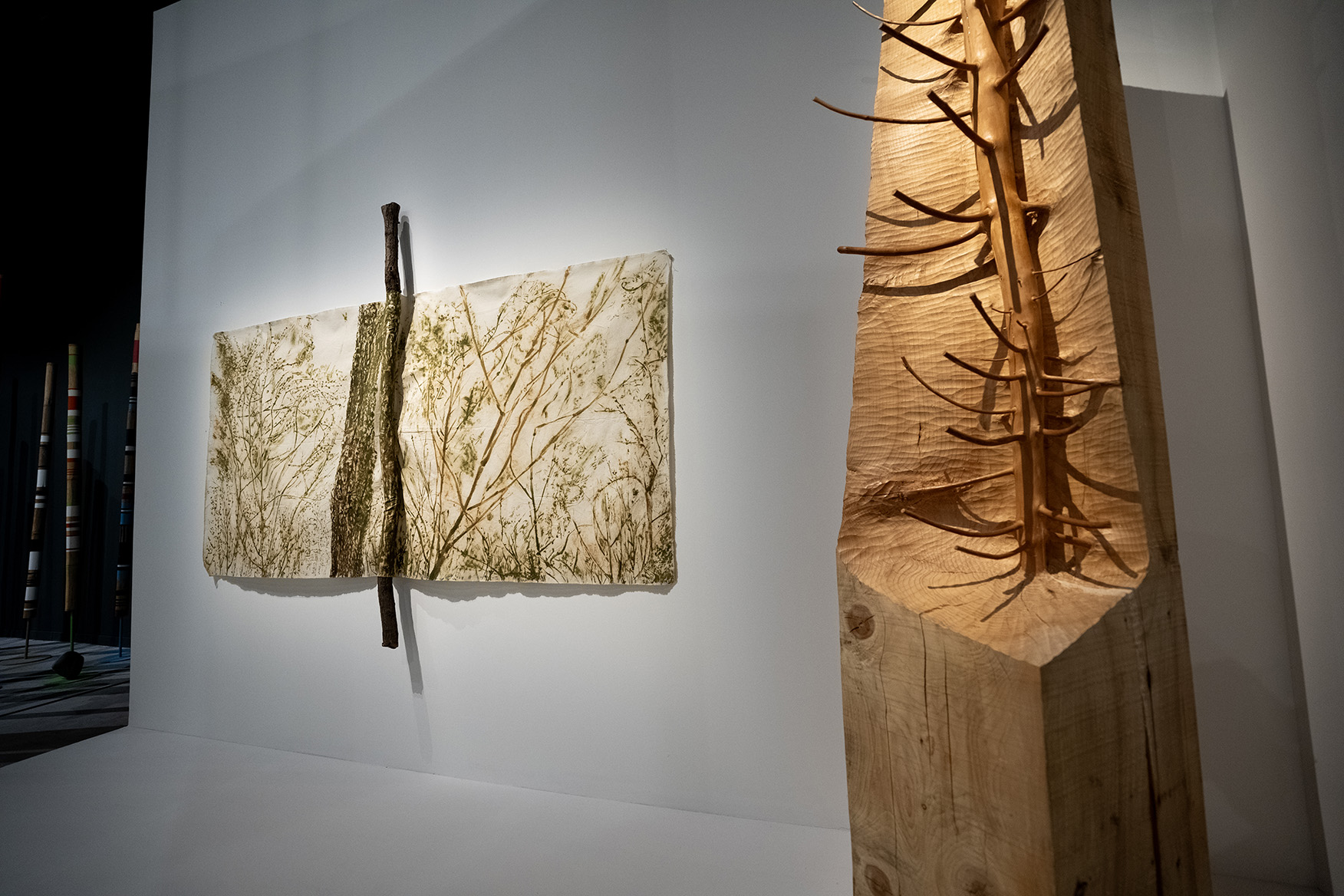 Giuseppe Penone, Nel legno (In the Wood), 2009_ Il Verde del Bosco con Ramo (Forest Green with Branch), 1987. Arduna, 2026. Centre Pompidou, MNAM-CCI Philippe Migeat Dist. GrandPalaisRmn