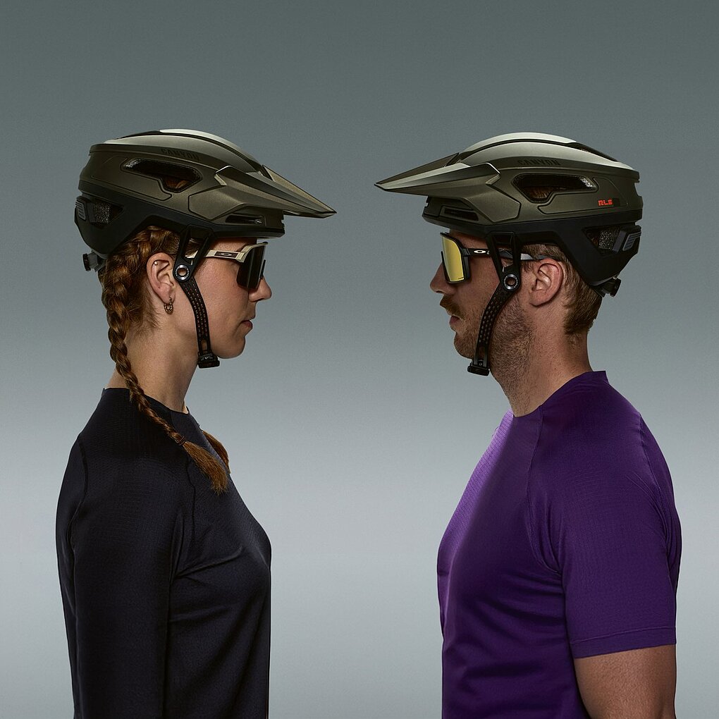 Canyon Deflectr Cycling Helmet